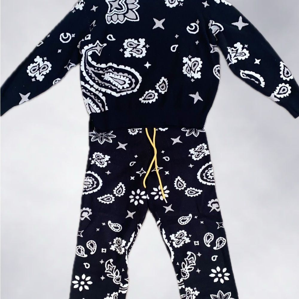 MNML Black and White Crewneck Sweater
